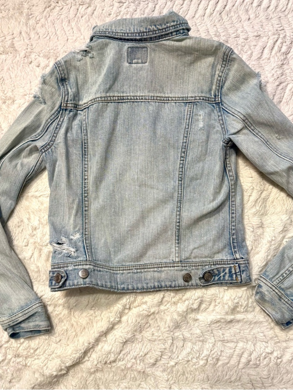 American Eagle Distressed Denim Jacket XS Light Wash Vintage Grunge Trucker - Picture 3 of 6